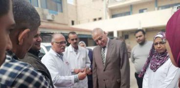 وكيل وزارة الصحة بالإسكندرية يجري زيارة مفاجئة لمستشفى "أبي قير"