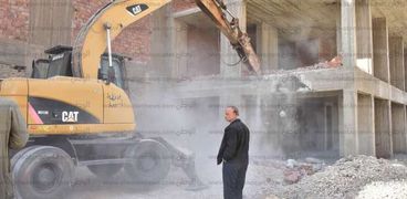 محافظ أسيوط : أتابع حملات إزالة أعمال البناء المخالف بمدينة أسيوط ولاتهاون مع المخالفين