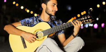 مصطفى عازف الجيتار والباريستا