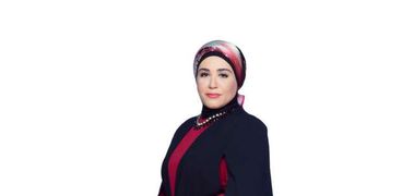 نادية عمارة