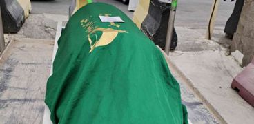 صورة من جنازة المعتمرة في الحرم المكي