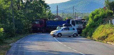 الصرب يغلقون طرقا في شمالي كوسوفو