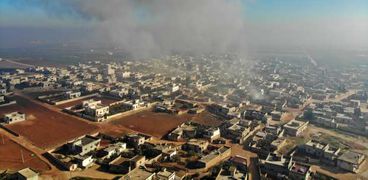 مقتل 12 مدنياً في قصف جوي في محافظة إدلب السورية
