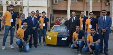 طلاب هندسة الزقازيق يصنعون سيارة كهربائية تشارك في رالي القاهرة بالعاصمة الإدارية