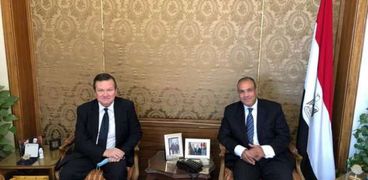 سفير أوكرانيا بالقاهرة إيفهين ميكيتينكو أثناء لقائه مع مساعد وزير الخارجية