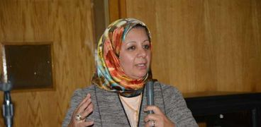 الدكتورة سوزان سلامة استاذ ورئيس قسم أمراض الصدر بجامعة أسيوط