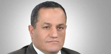 النائب عمر حمروش أمين سر لجنة الشئون الدينية بالبرلمان
