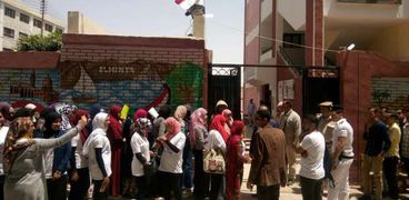 اقبال الطلاب باستفتاء المنيا
