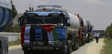 شاحنات الوقود في طريقها إلى غزة