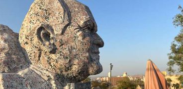 تمثال الدكتور مجدي يعقوب للفنان ناثان دوس