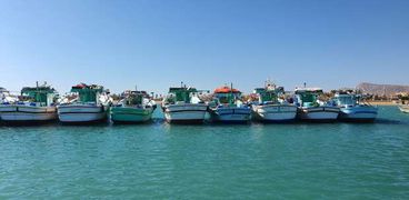 مراكب الصيد داخل ميناء الطور البحري