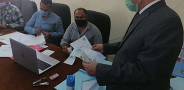 لجنة تلقى طلبات الترشح لانتخابات مجلس النواب بالبحر الأحمر برئاسة المستشار أسامة عنبر