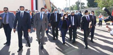 وزيرة الإعمار العراقية ومسئولو الإسكان يتفقدون محطة مياه روض الفرج 