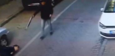 فيديو مروع.. شاب تركي يقتل زميله بـ"دم بارد"