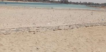 شاطىء الفيروز بمطروح يخلو من المصطافين في شم النسيم