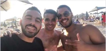 مشجعوا نادي الأهلي مع خالد الغندور