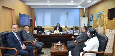 لقاء سكرتير عام محافظة مطروح مع رئيس شركة بتروجاس