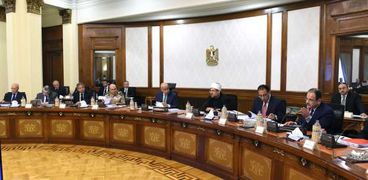 «مجلس الوزراء» خلال مناقشة قانون إسقاط الجنسية عمن يصدر بحقهم حكم بالإدانة