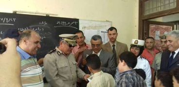 حكمدار أمن الغربية يتفقد المدارس