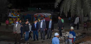 محافظ الإسكندرية بتفقد أعمال مشروعات الرصف  وتطوير بحي الجمرك
