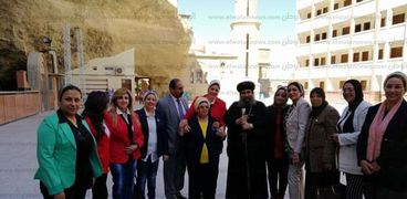 لجنة المرأة بالوفد تزور دير درنكة ضمن مبادرة "مصر المحبة"لدعم مسار العائلة المقدسة