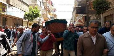 تشييع جثمان اللواء أشرف طبق فى شبراخيت بعد مقتله على يد طالب