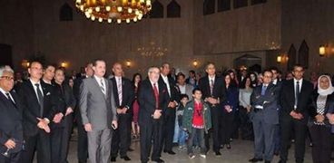 السفير المصري بالرياض مع أعضاء الجالية المصرية