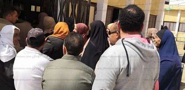 إقبال كثيف على التصويت في الاستفتاء في كفر الشيخ