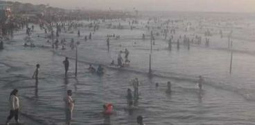 انقاذ 27 حالة من الغرق في مدينة رأس البر