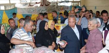 ‫محافظ الشرقية‬ يفتتح معرض "أهلا رمضان" في 4 مدن