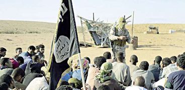 «داعش» يدرب مجموعة إرهابية منضمة حديثاً للتنظيم فى ليبيا