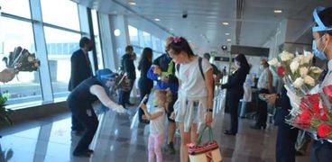 استقبال السياح بمطار الغردقة