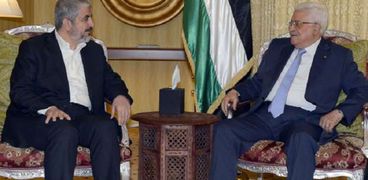 لقاء مرتقب بين عباس ومشعل في الدوحة