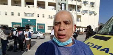 الدكتور ابراهيم العدوي طبيب بمستشفي العريش