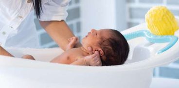 طفل حديث الولادة- تعبيرية
