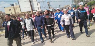 سباق"جري ومشي" لتنشيط الأحياء السكنية بكفر الشيخ بمشاركة شباب وفتيات