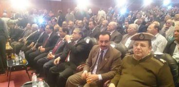 وزير القوي العاملة يصل مسرح شركة غزل المحلة