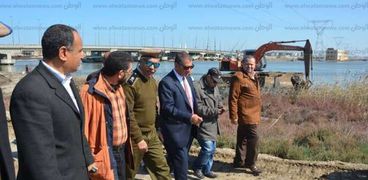 محافظ كفر الشيخ يتراس حملة لإزالة التعديات على بحيرة البرلس