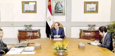 الرئيس السيسى خلال لقائه الفريق أسامة ربيع رئيس هيئة قناة السويس