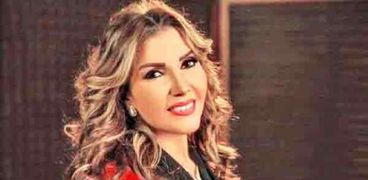 الفنانة نادية مصطفى