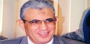 عادل عبدالفضيل - رئيس لجنة القوي العاملة بمجلس النواب