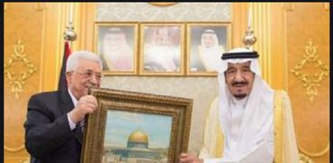 الملك سلمان بن عبدالعزيز والرئيس محمود عباس أبومازن