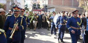 تشييع جثمان "شهيد سيناء" في جنازة عسكرية بمسقط رأسه في الشرقية