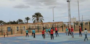 شباب قرية الروضة في شمال سيناء أثناء ممارسة الرياضة خلال جولة الوطن بسيناء