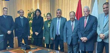 محافظ جنوب سيناء يلتقي وزير المالية