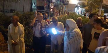 رئيس "القاهرة الجديدة" يقود حملة ليلية لإزالة إشغالات الزلزال