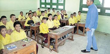 «التعليم» تضع خطة دراسية بالمدارس استعداداً للعام الجديد