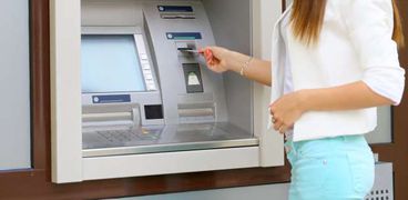عودة خدمات ماكينات الصراف الآلي «ATM».. تعبيرية