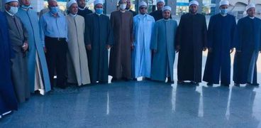 أمين عام مجمع البحوث الإسلامية لدى وصوله مطار الغردقة