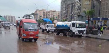نشر سيارات الصرف لمواجهة أمطار الإسكندرية اليوم